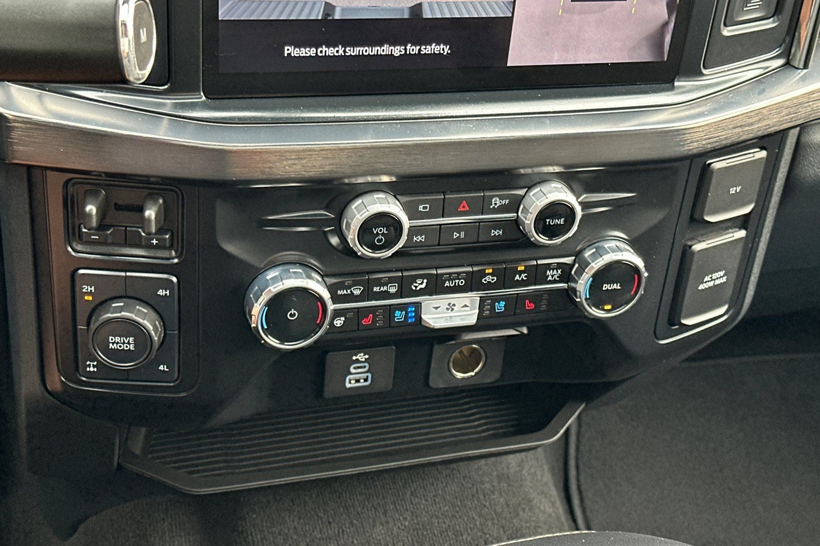 2025 Ford F-350SD Lariat