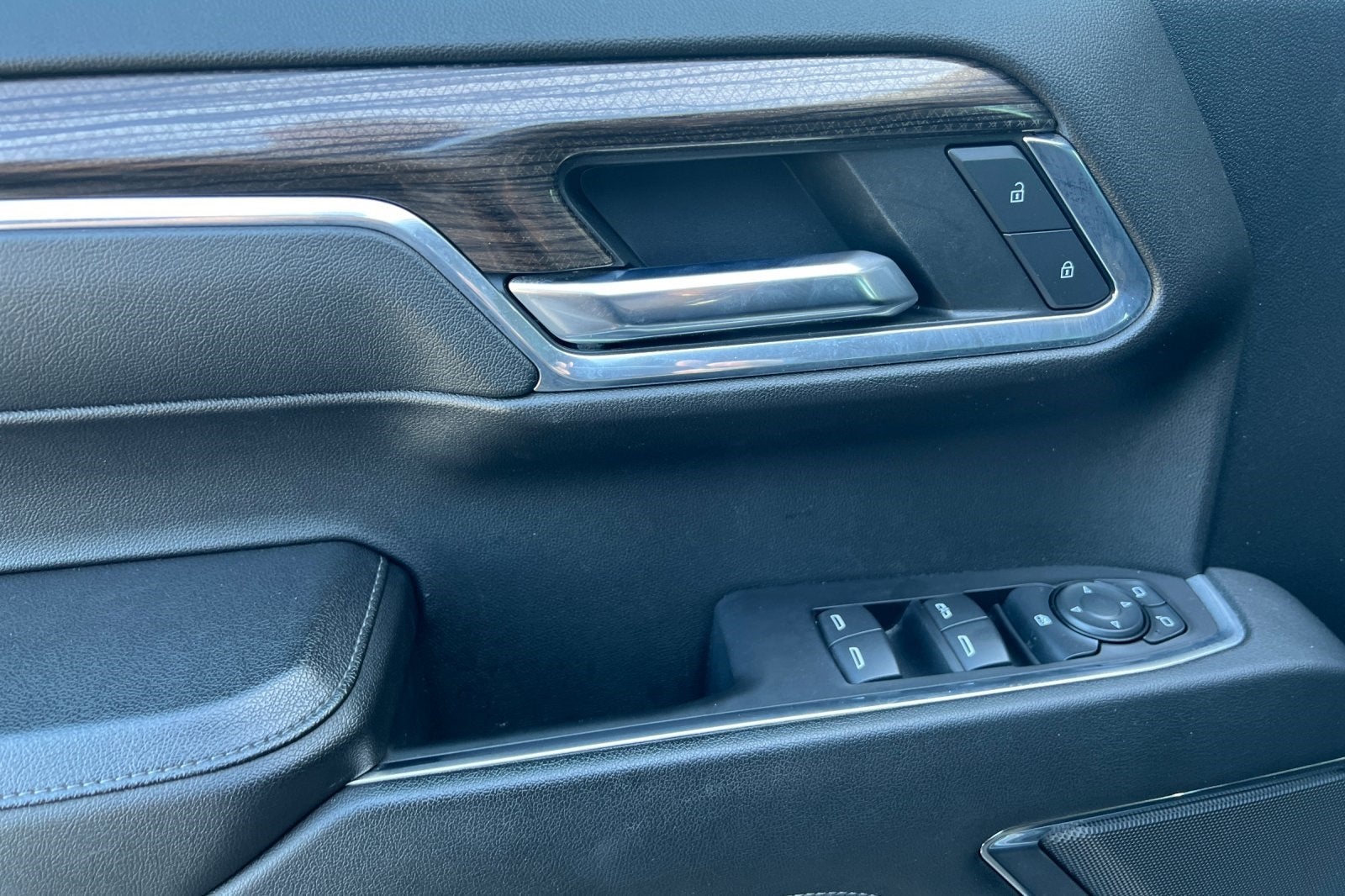 2024 Chevrolet Silverado 1500 LT LT1