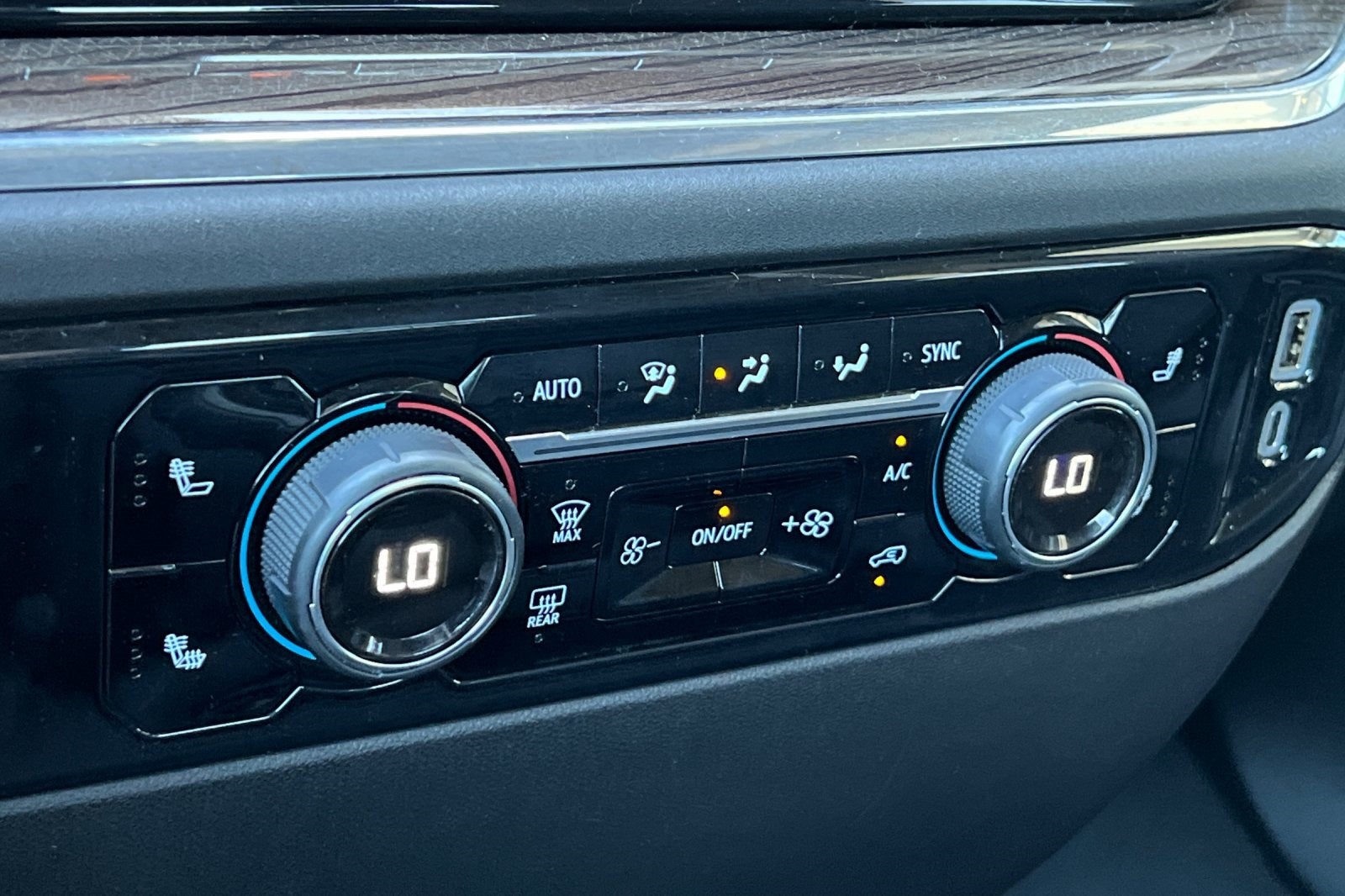 2024 Chevrolet Silverado 1500 LT LT1