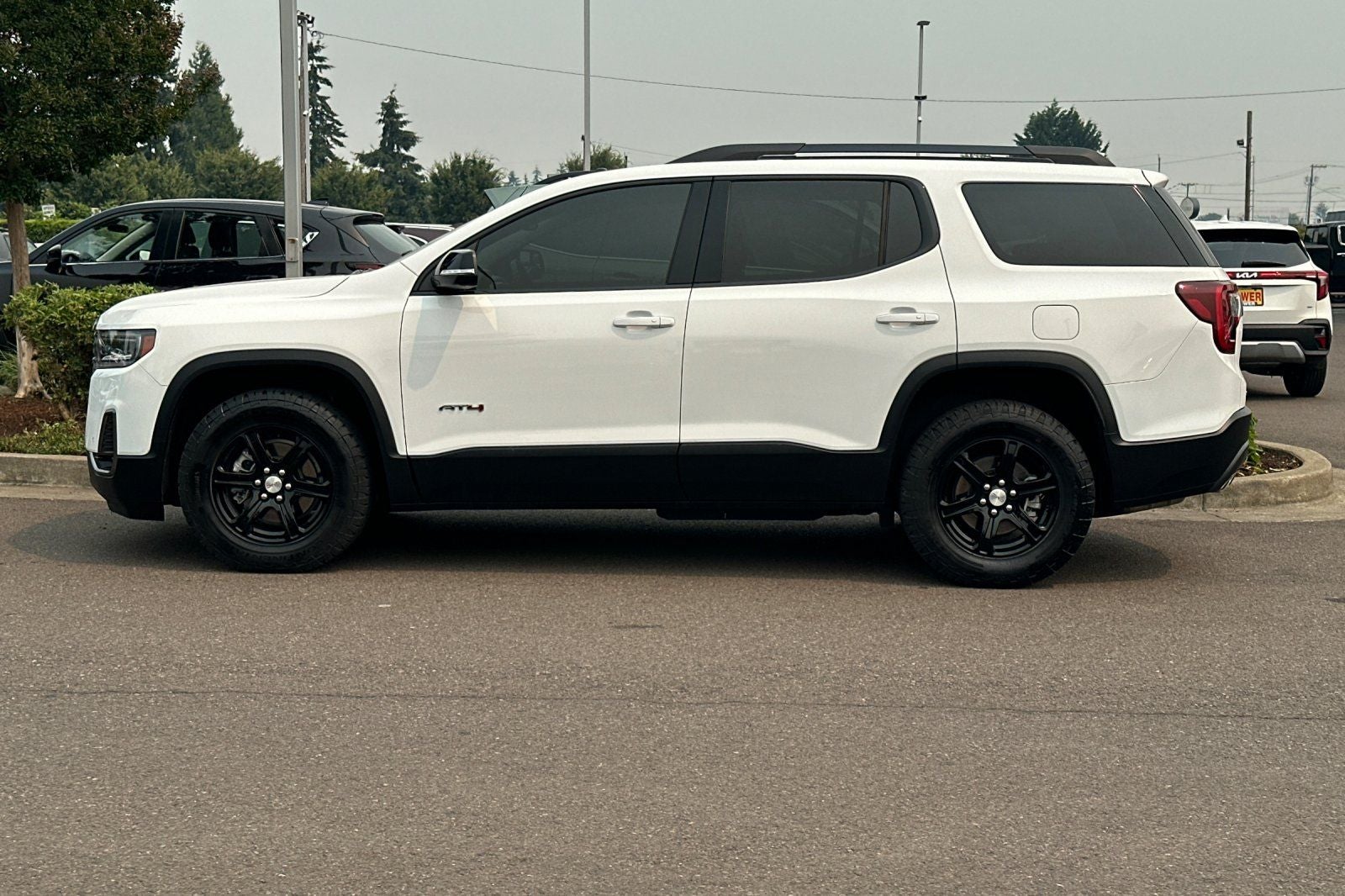 2023 GMC Acadia AT4