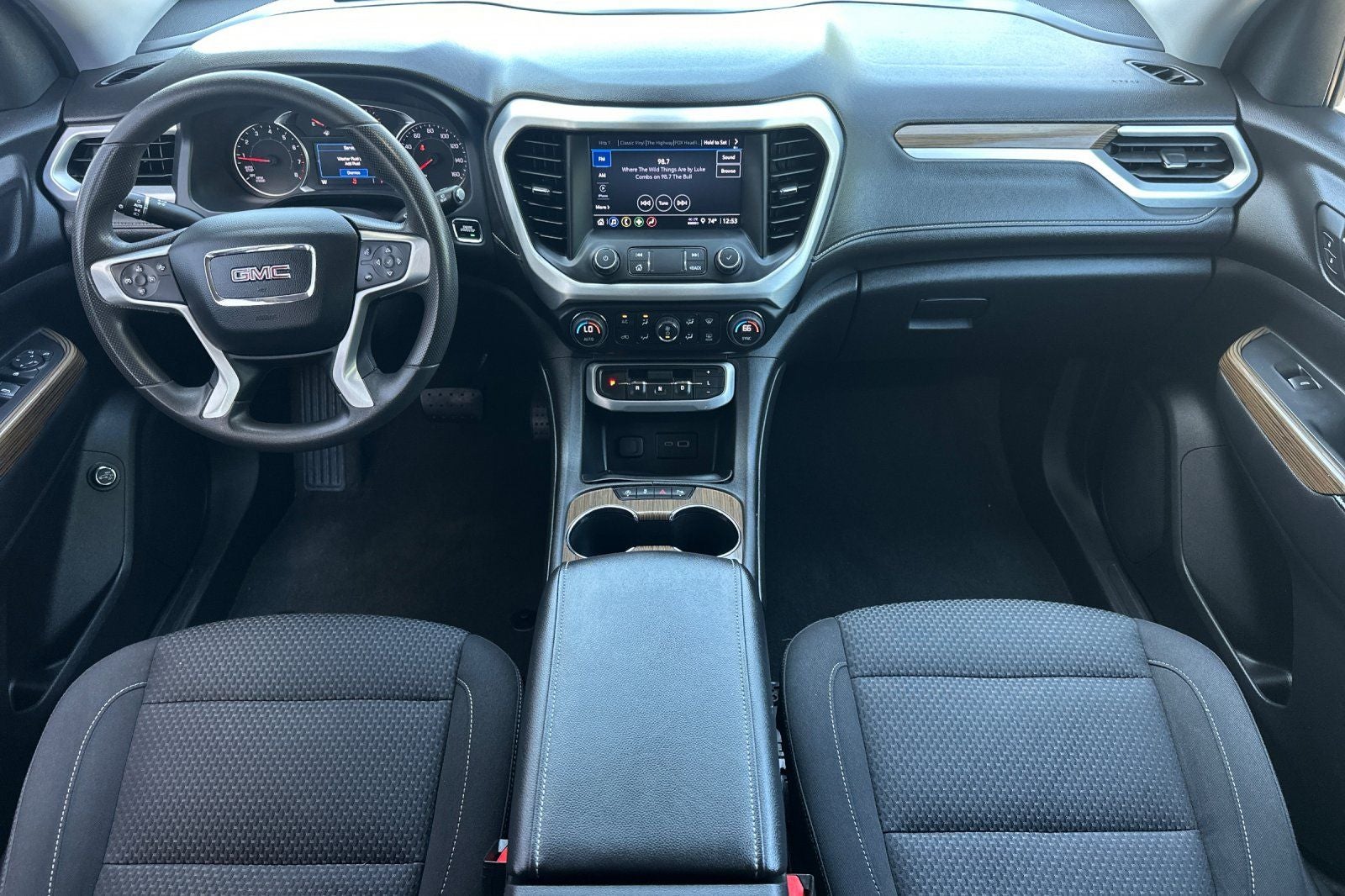 2022 GMC Acadia SLE