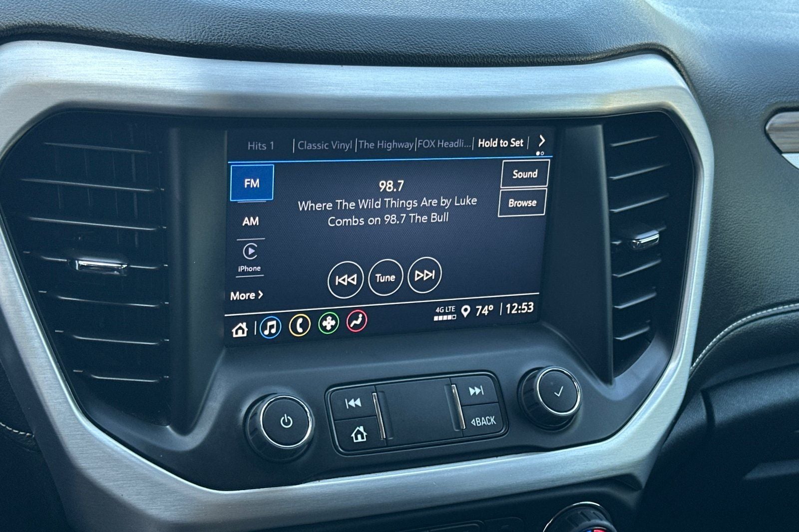 2022 GMC Acadia SLE