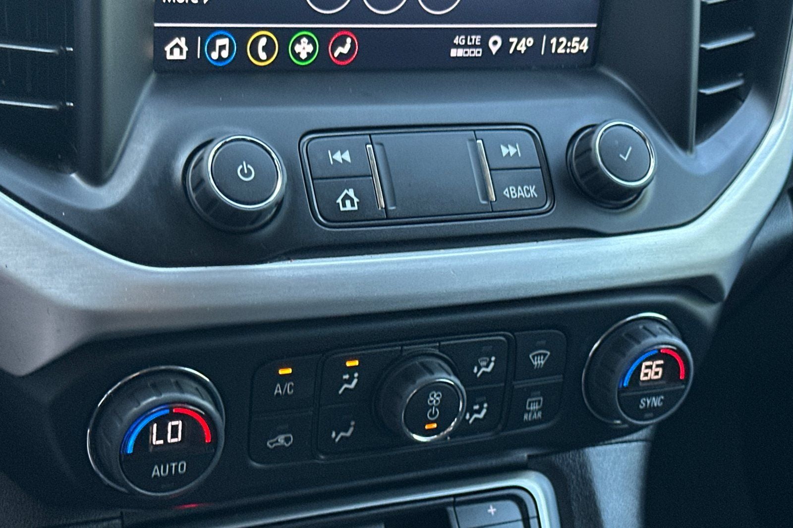 2022 GMC Acadia SLE