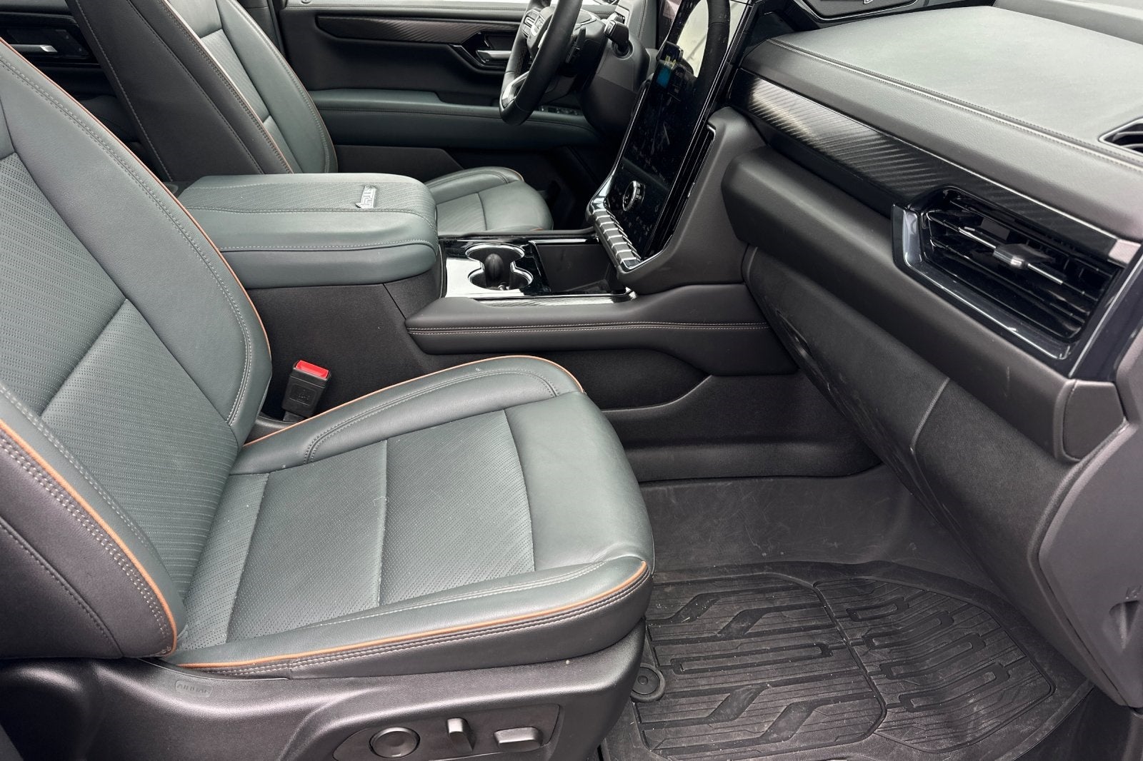 2025 GMC Yukon XL AT4