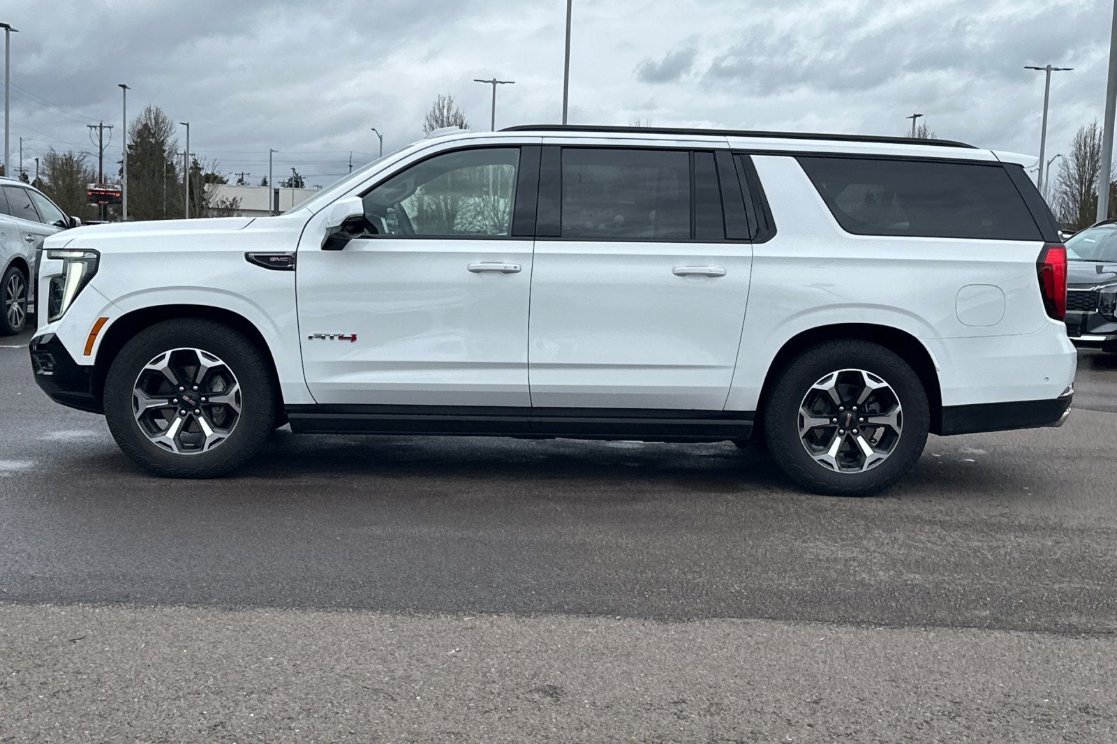 2025 GMC Yukon XL AT4