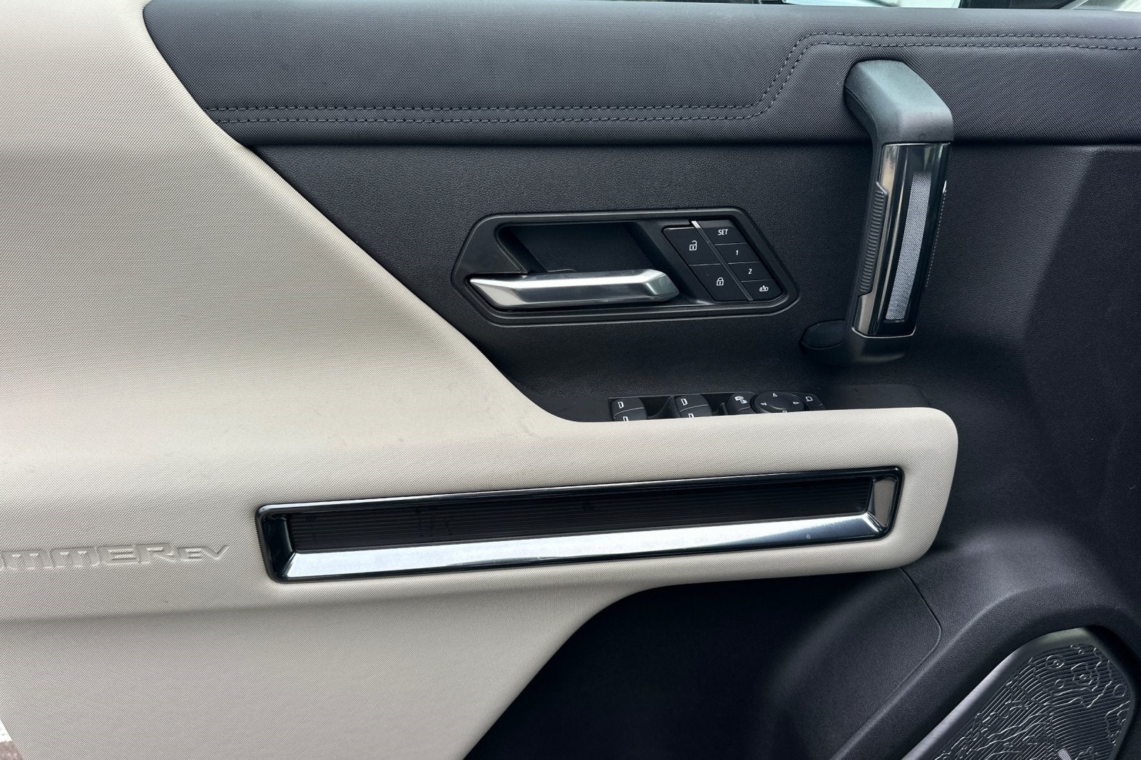 2026 GMC Hummer EV SUV 2X