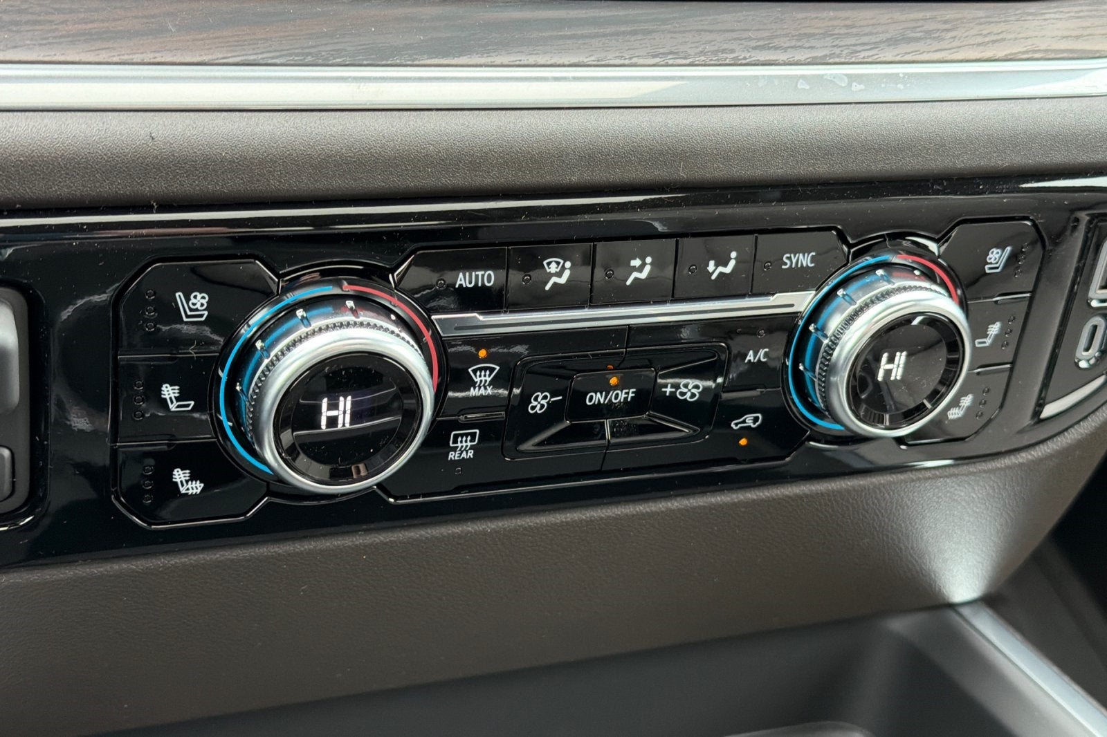 2026 GMC Sierra 2500HD SLT