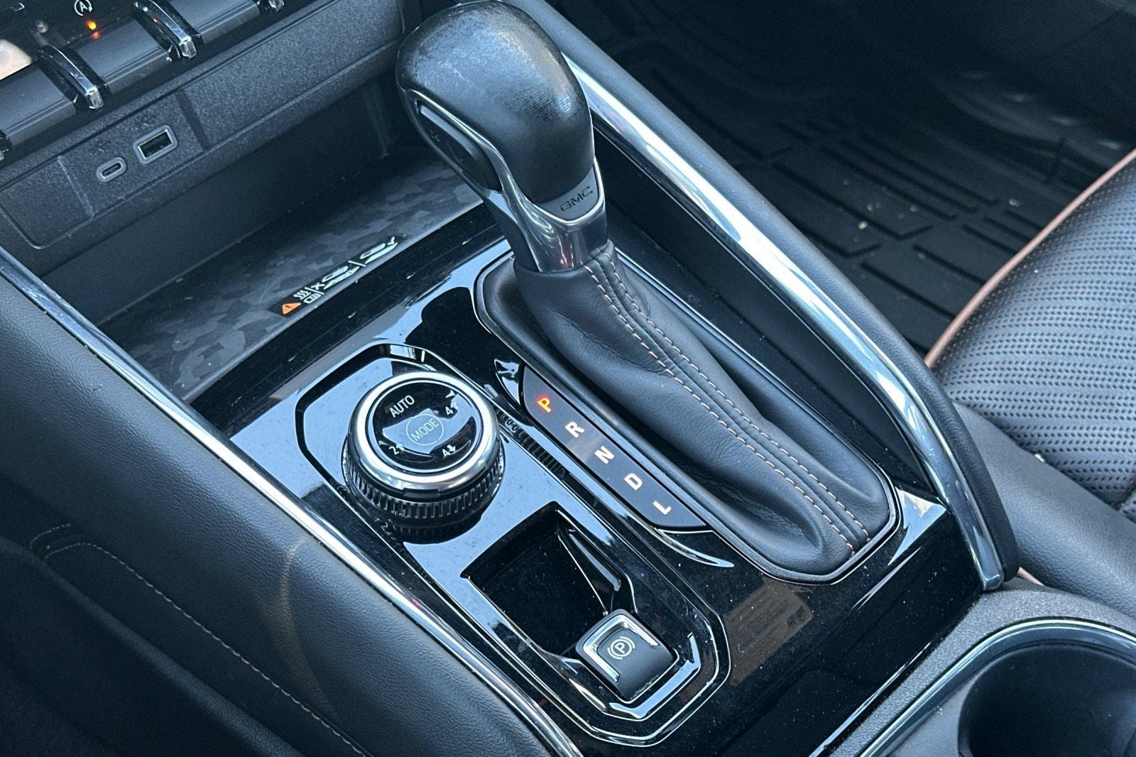 2024 GMC Canyon AT4