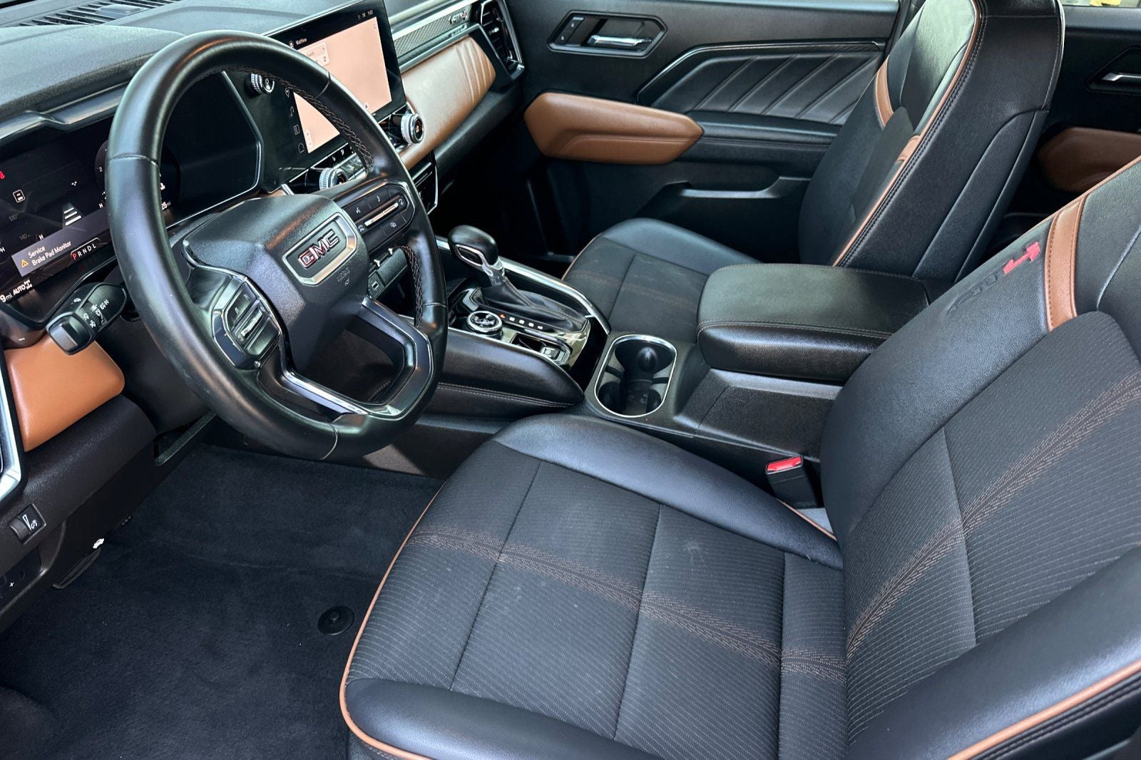 2024 GMC Canyon AT4