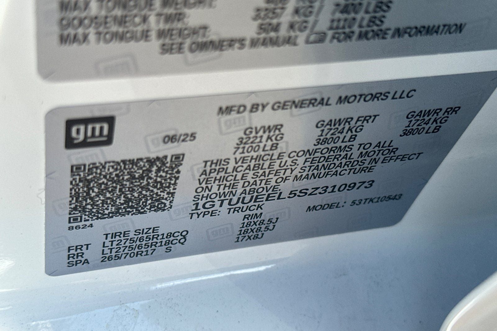 2025 GMC Sierra 1500 AT4