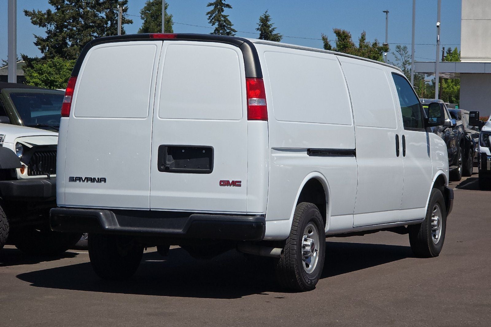 2023 GMC Savana 2500 Work Van