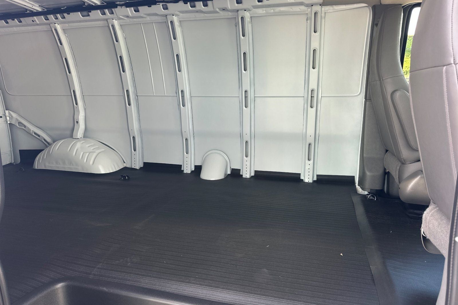 2026 GMC Savana 3500 Work Van