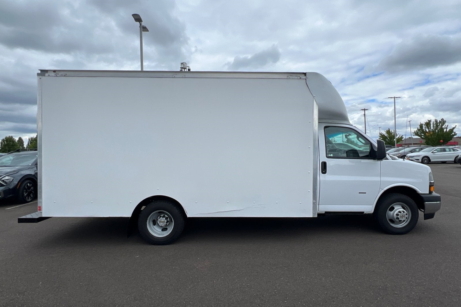 2019 Chevrolet Express 3500 Work Van Cutaway