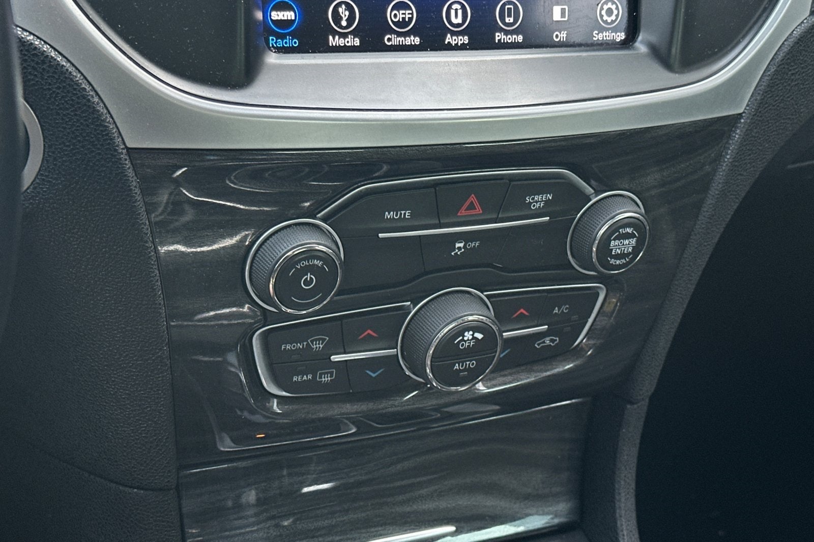 2019 Chrysler 300 Touring