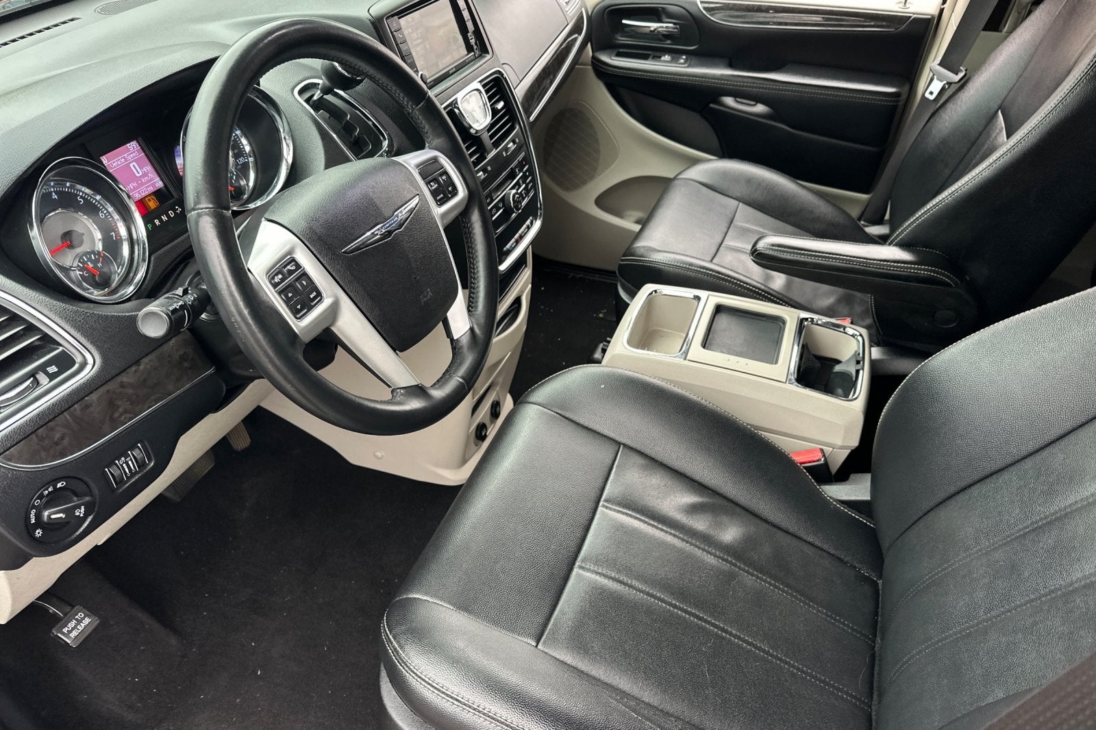 2016 Chrysler Town & Country Touring