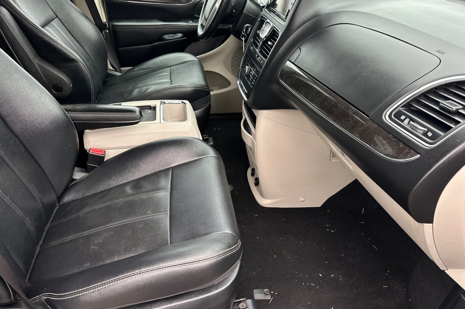 2016 Chrysler Town & Country Touring