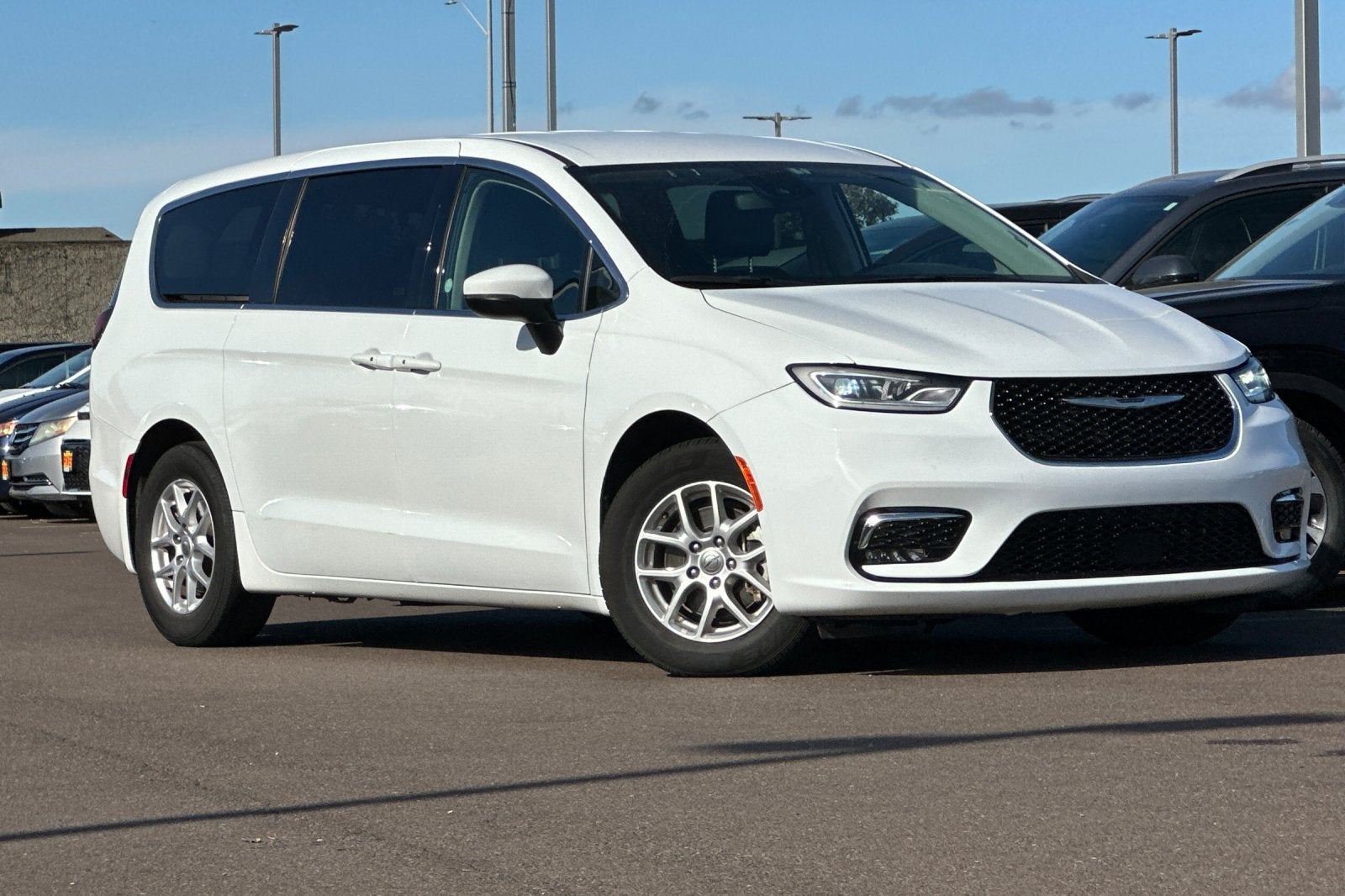 2023 Chrysler Pacifica Touring L