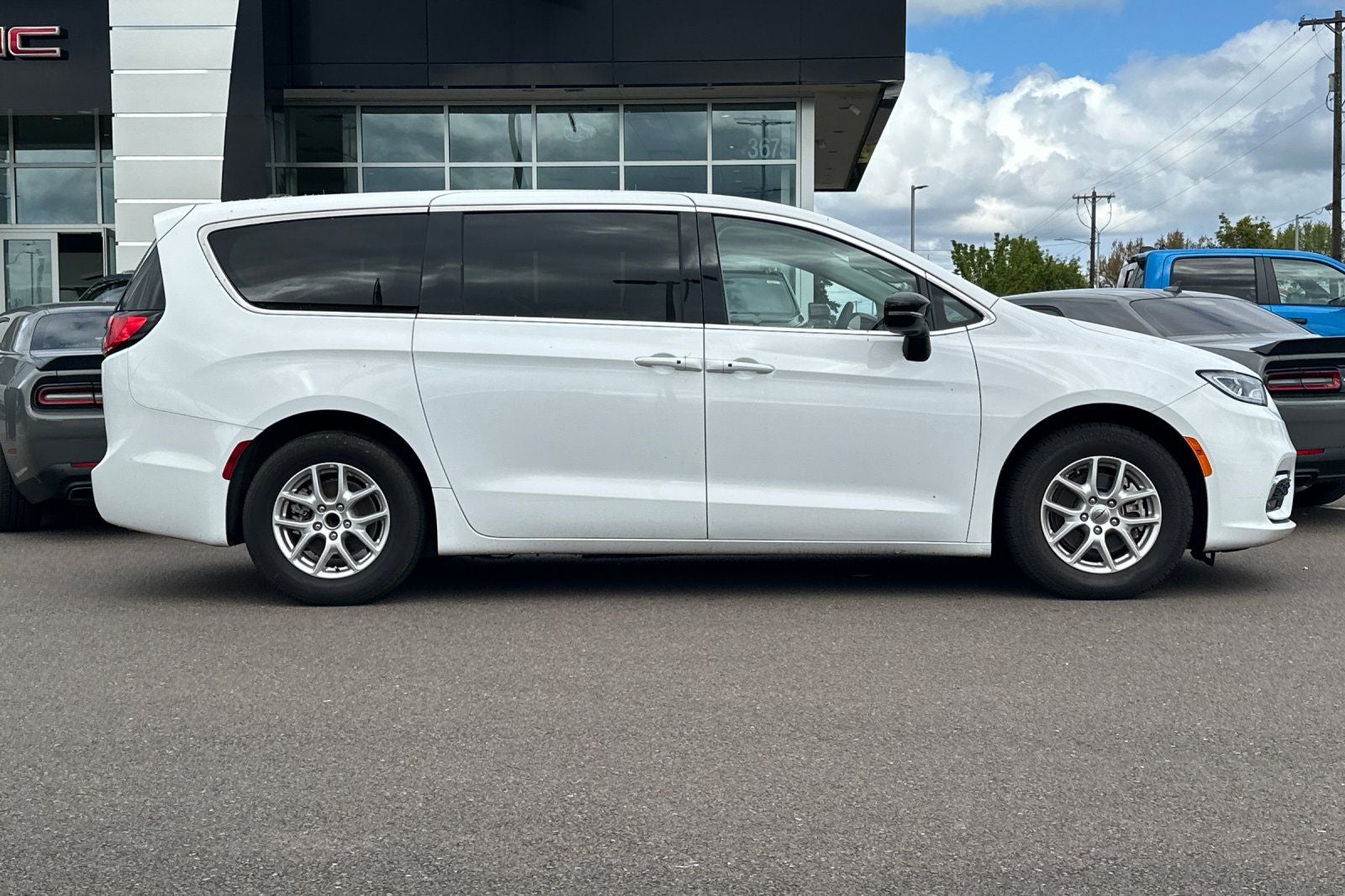 2024 Chrysler Pacifica Touring L