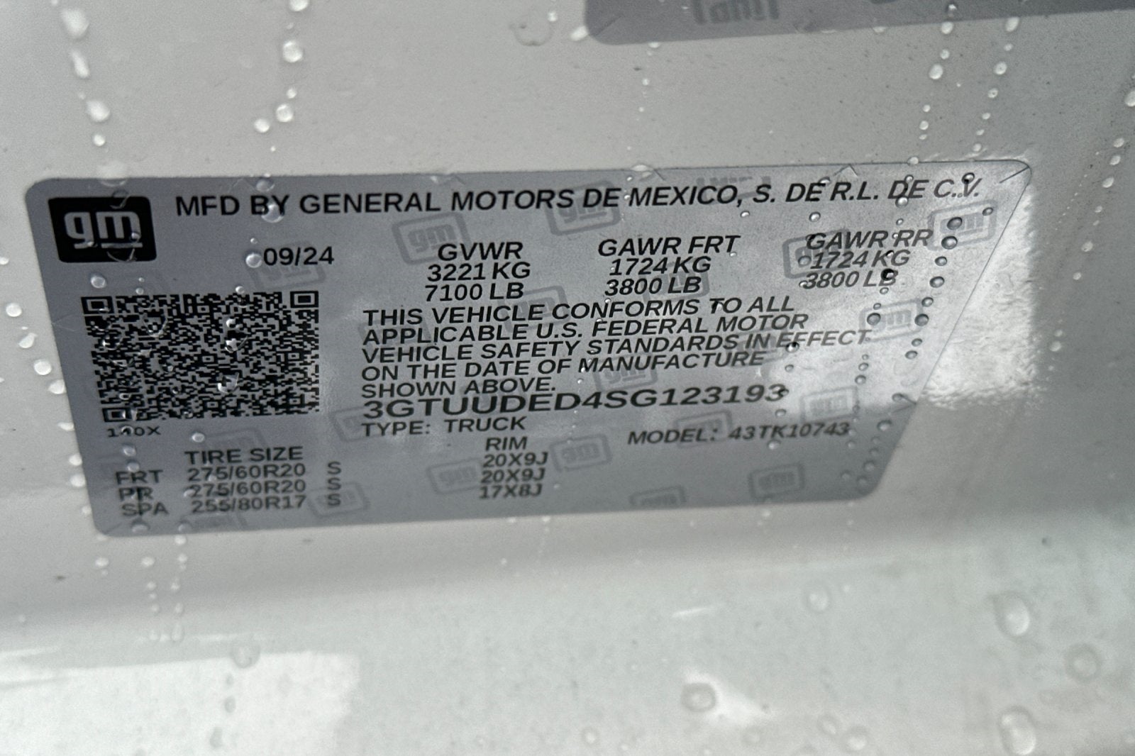 2025 GMC Sierra 1500 SLT