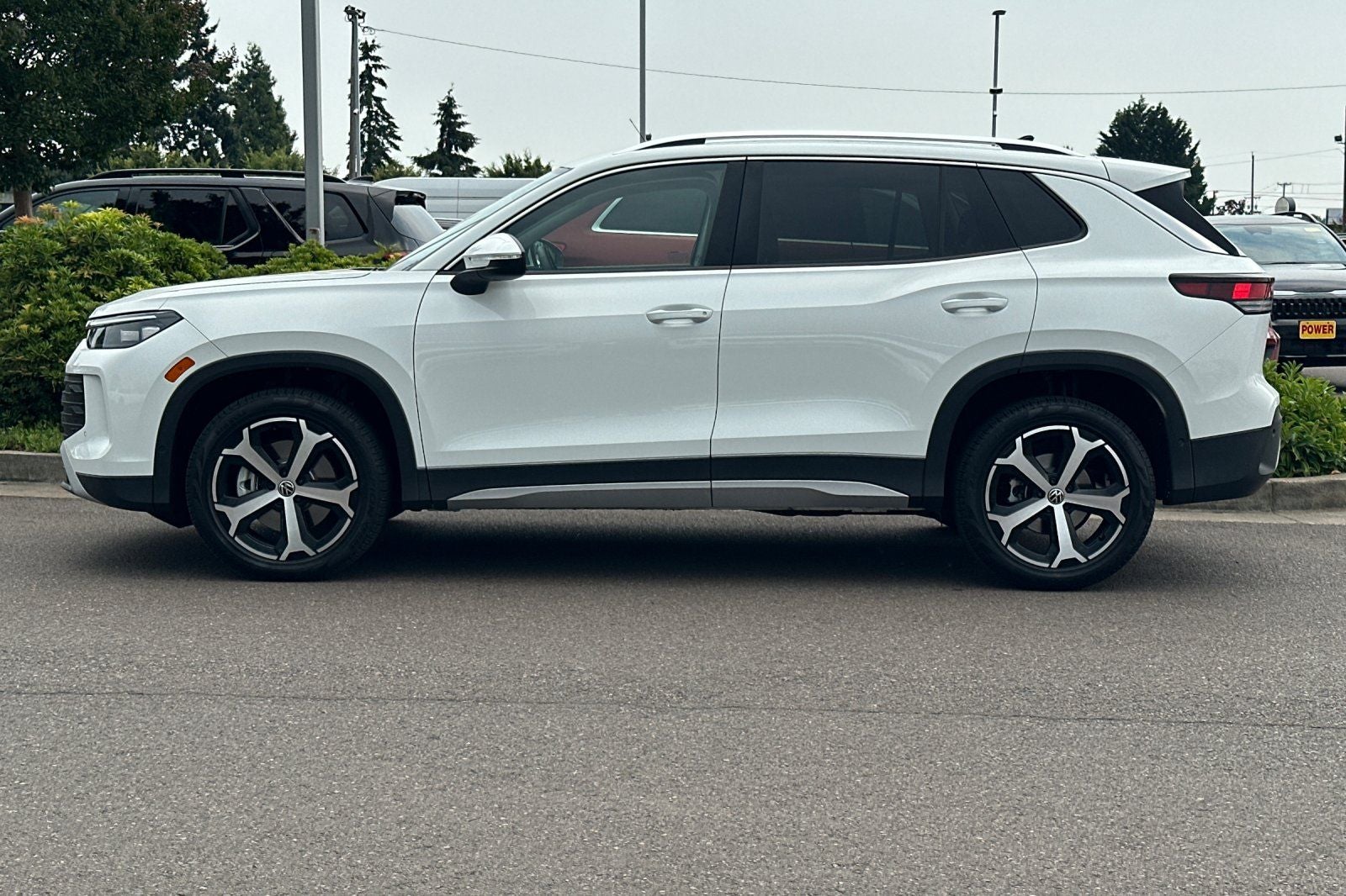 2026 Volkswagen Tiguan 2.0T SE