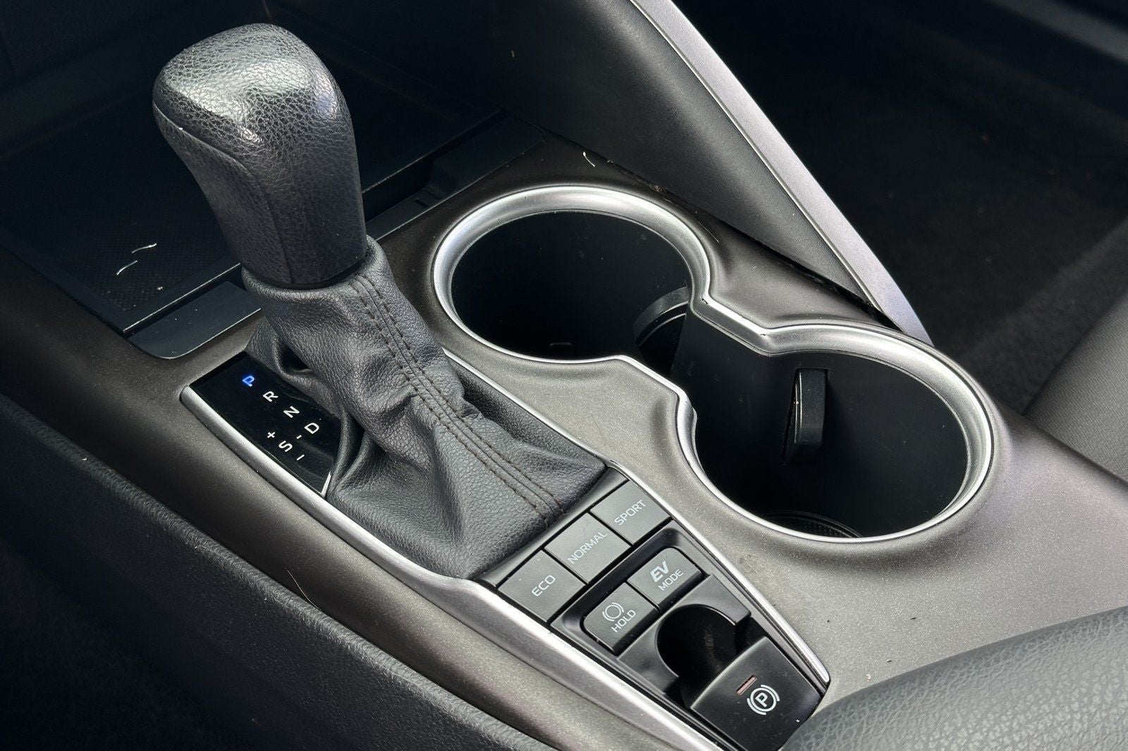 2021 Toyota Camry Hybrid LE