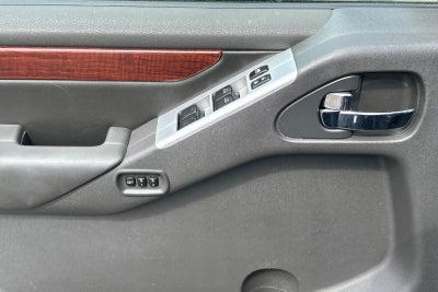 2011 Nissan Pathfinder LE