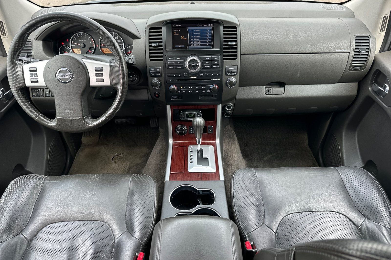 2011 Nissan Pathfinder LE