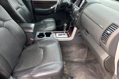 2011 Nissan Pathfinder LE