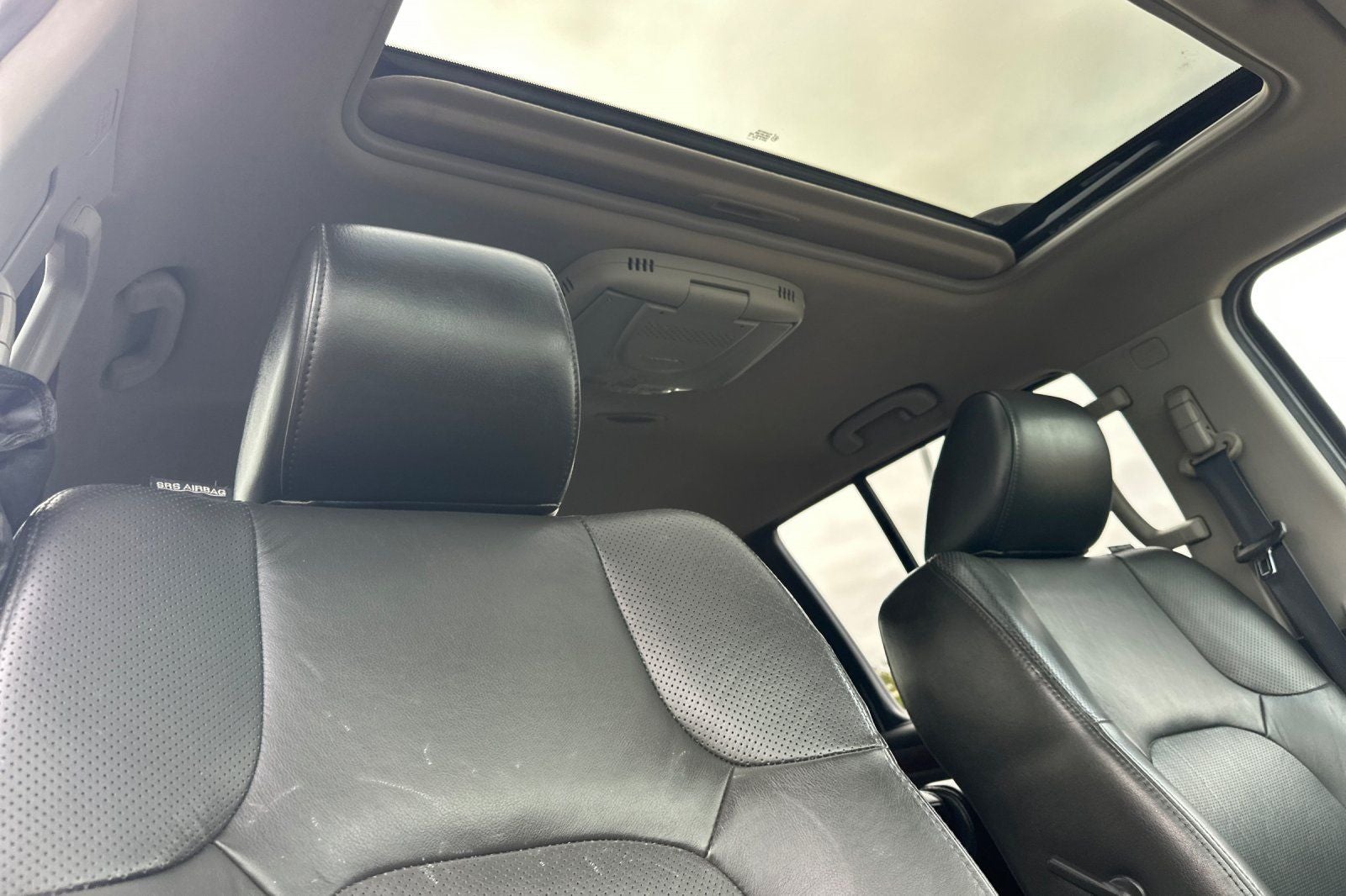 2011 Nissan Pathfinder LE