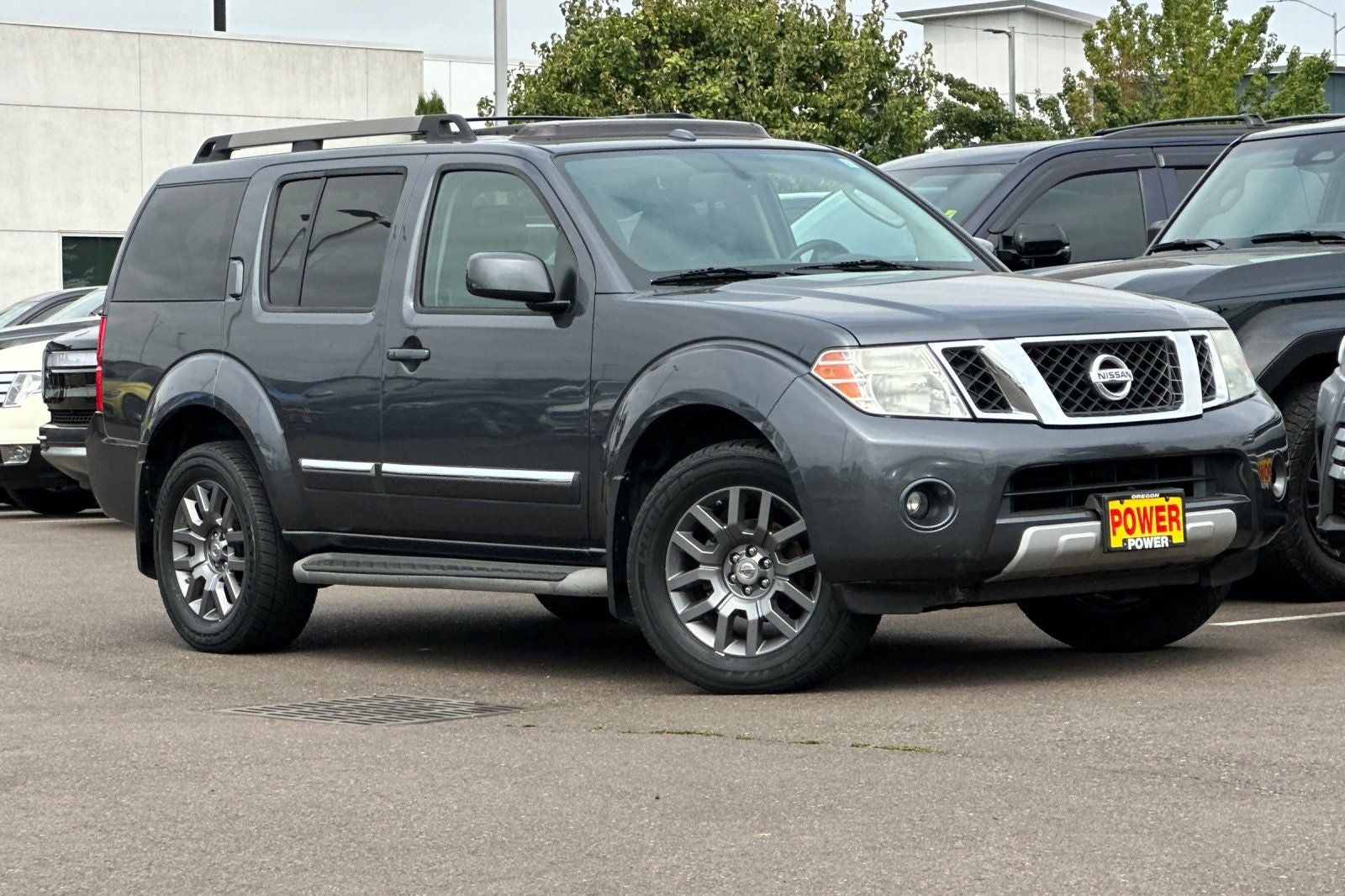 2011 Nissan Pathfinder LE