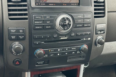 2011 Nissan Pathfinder LE