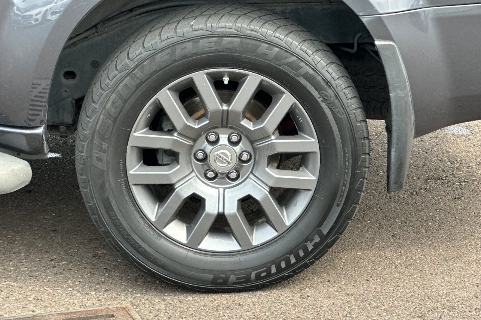 2011 Nissan Pathfinder LE
