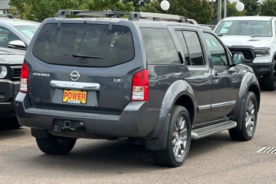 2011 Nissan Pathfinder LE