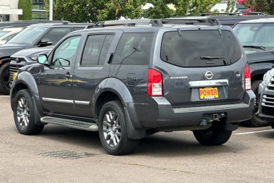2011 Nissan Pathfinder LE