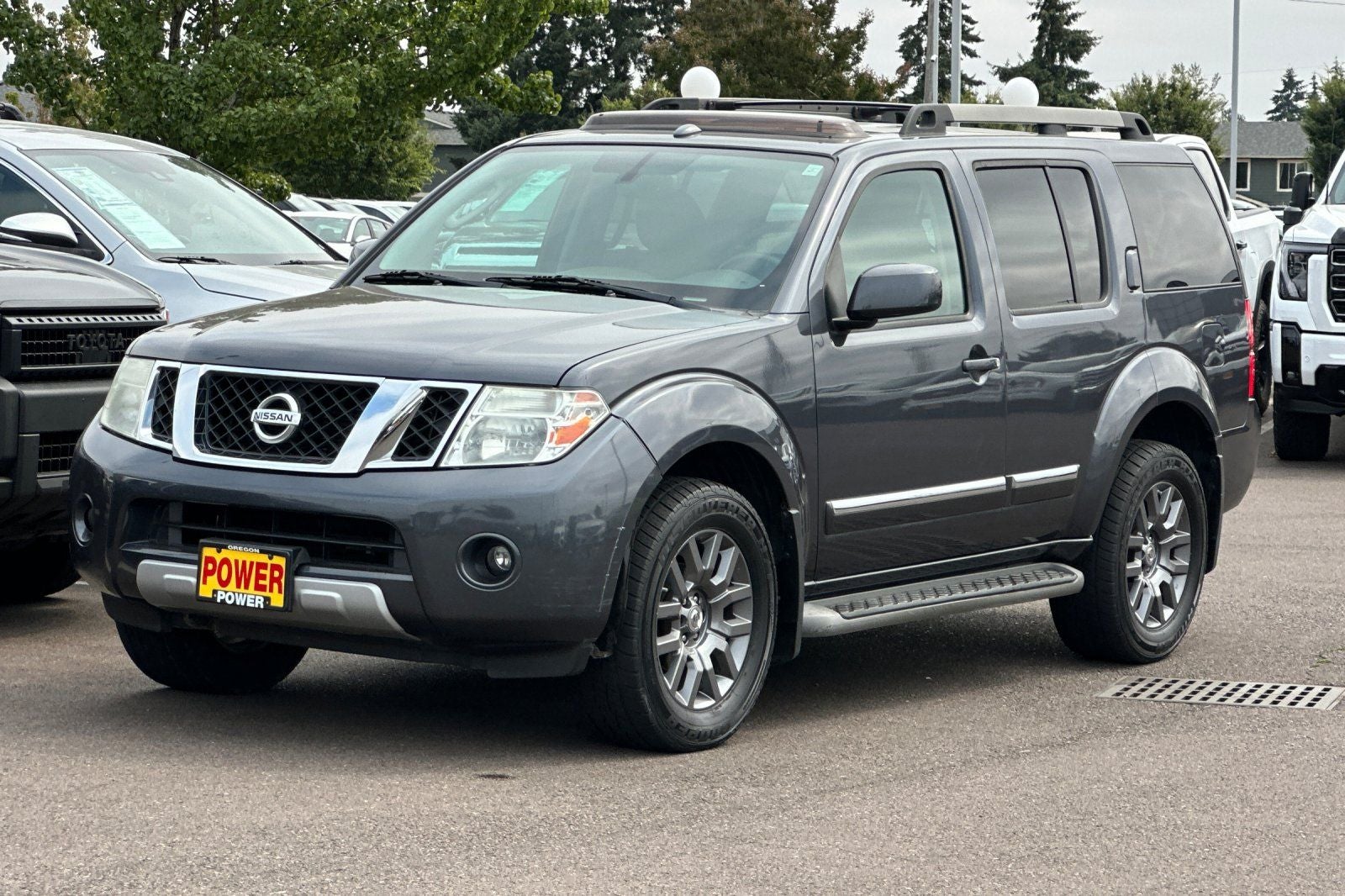 2011 Nissan Pathfinder LE