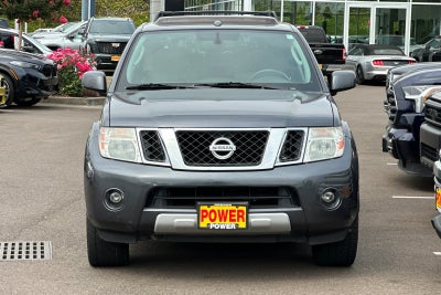 2011 Nissan Pathfinder LE