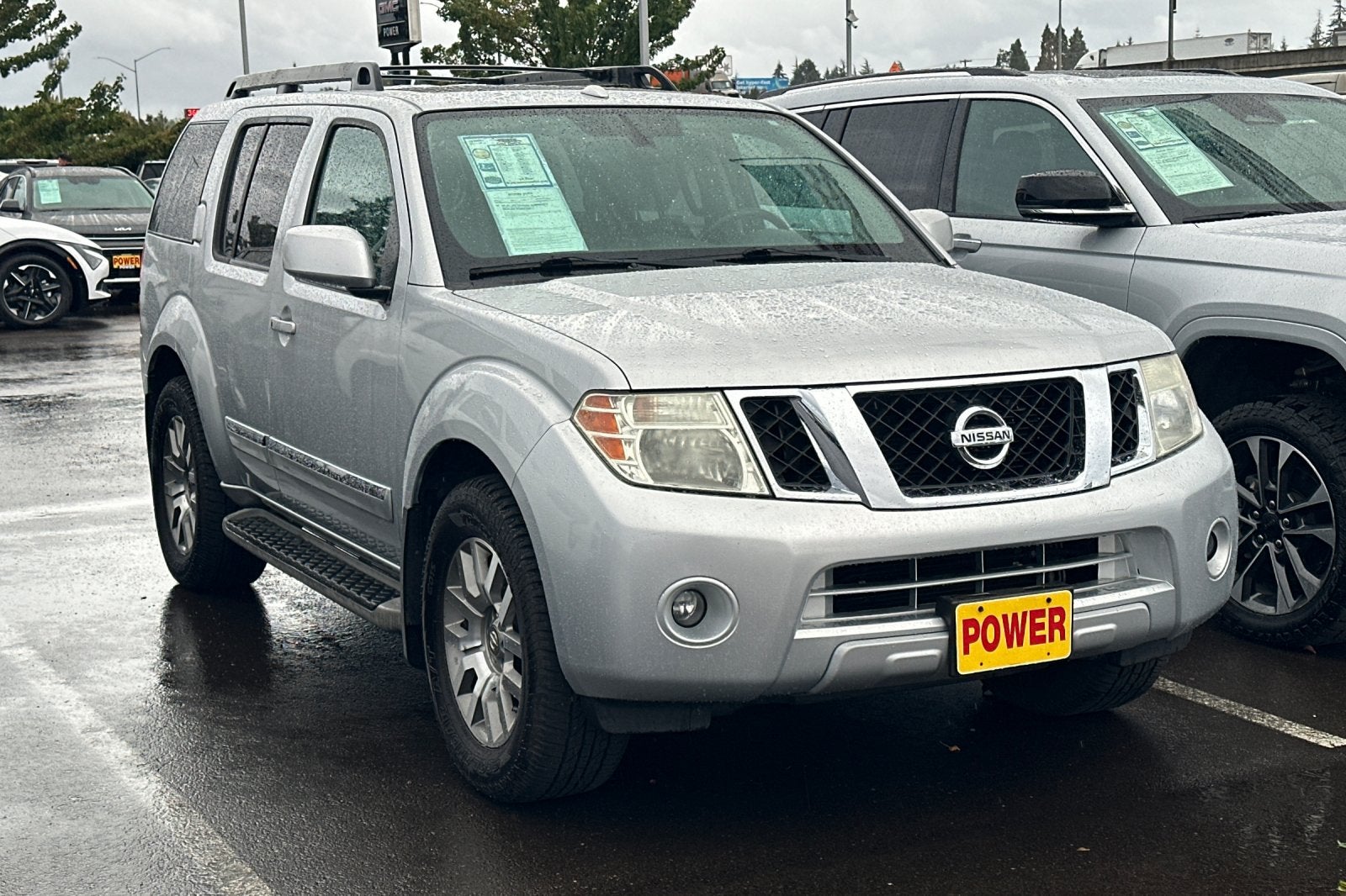 2011 Nissan Pathfinder LE