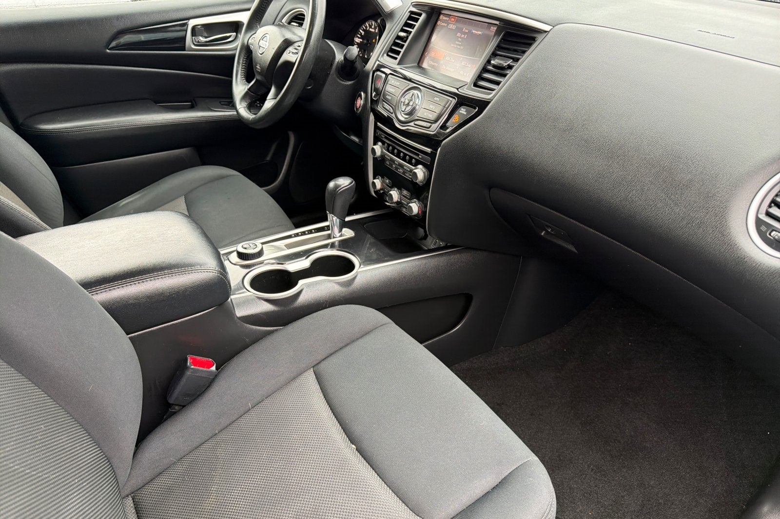 2018 Nissan Pathfinder SV