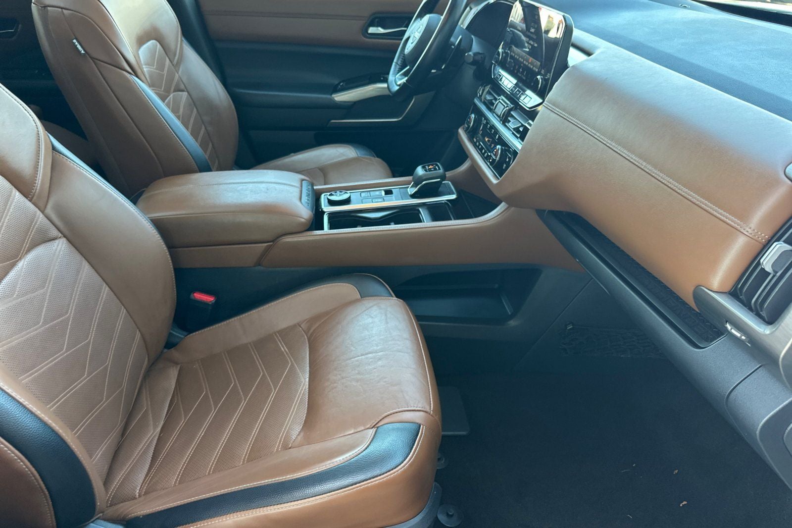 2023 Nissan Pathfinder Platinum
