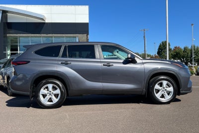 2024 Toyota Highlander LE