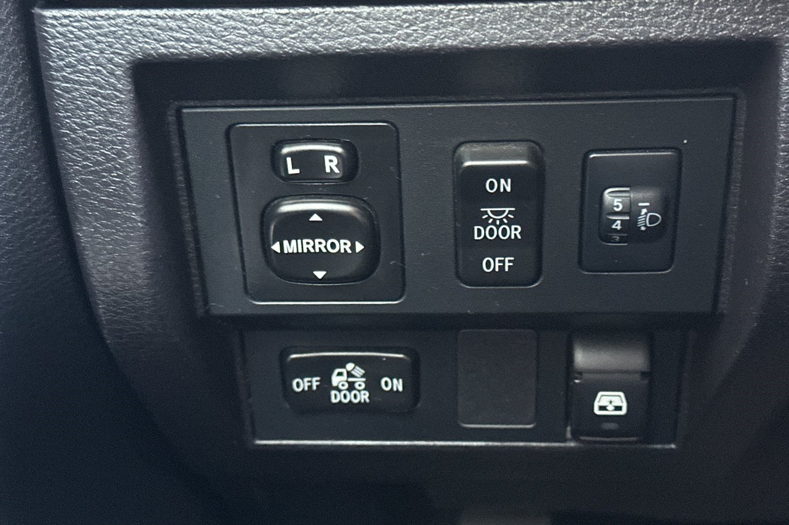 2014 Toyota Tundra SR5