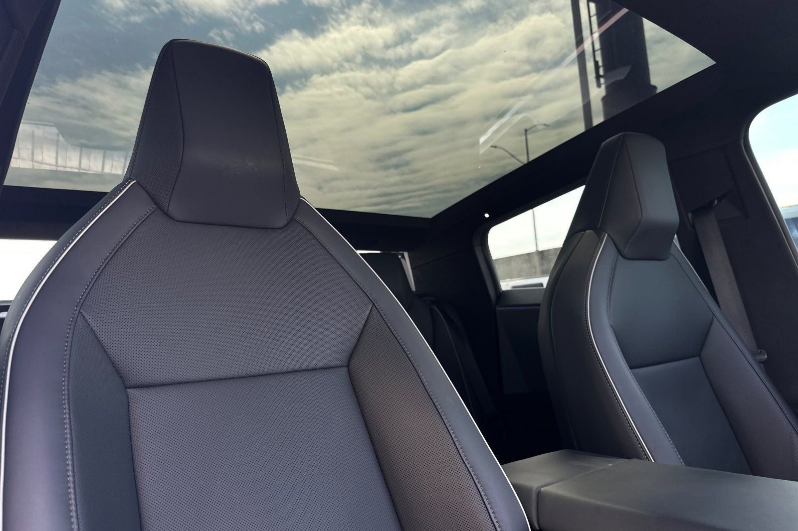 2025 Tesla Cybertruck Base