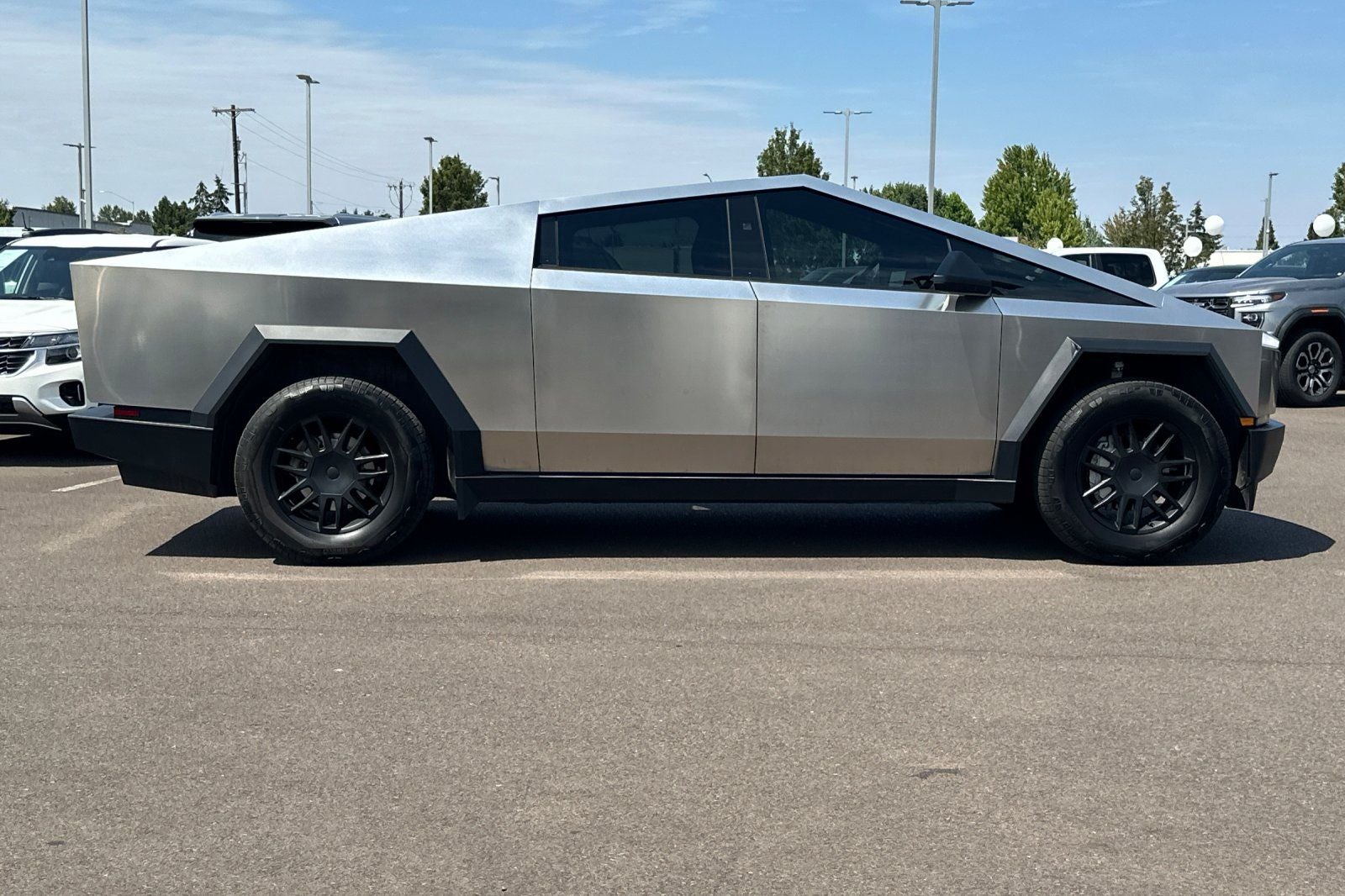 2025 Tesla Cybertruck Base