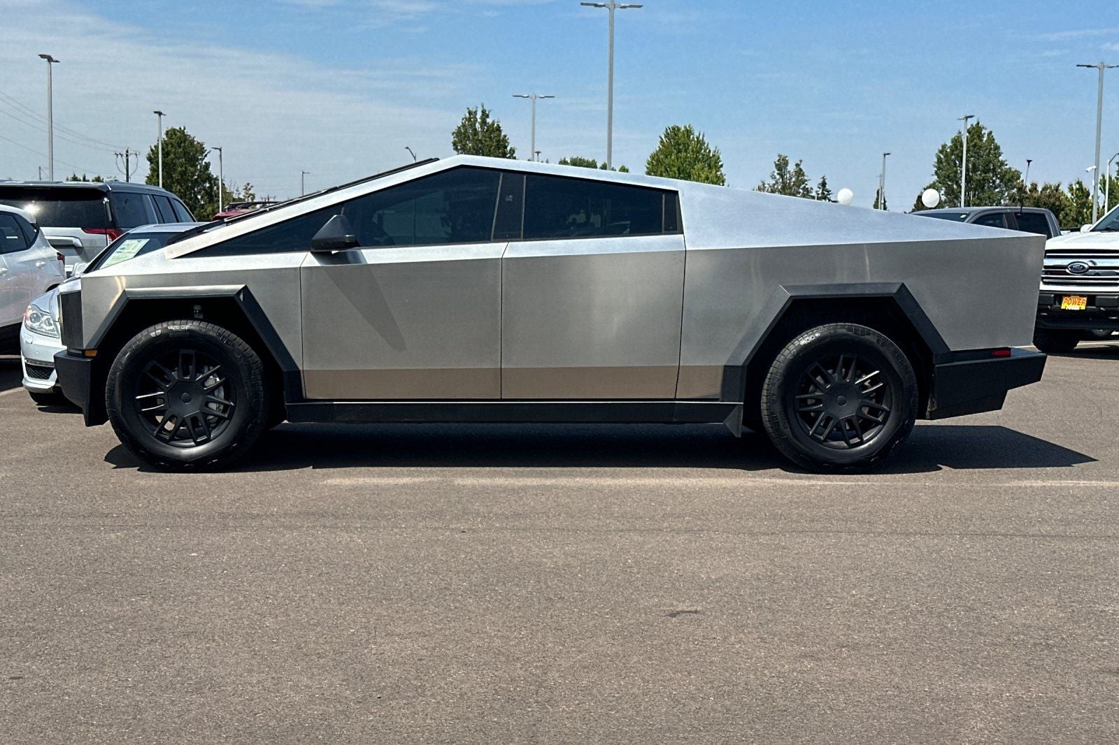 2025 Tesla Cybertruck Base