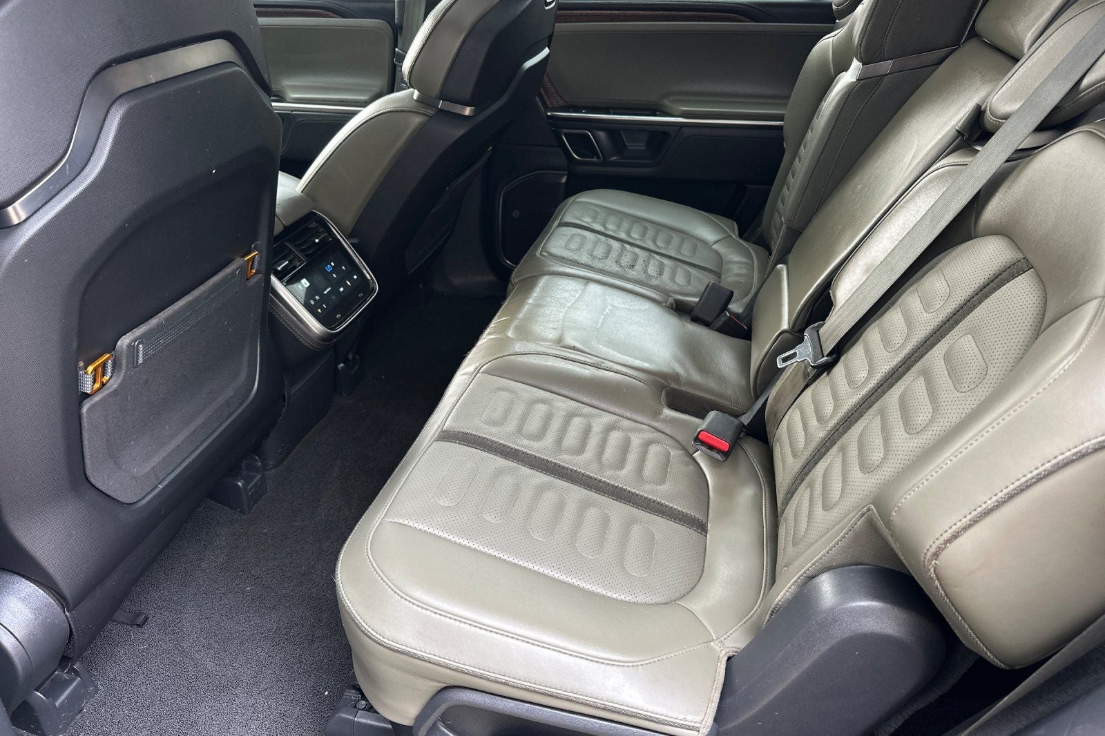 2023 Rivian R1S Adventure