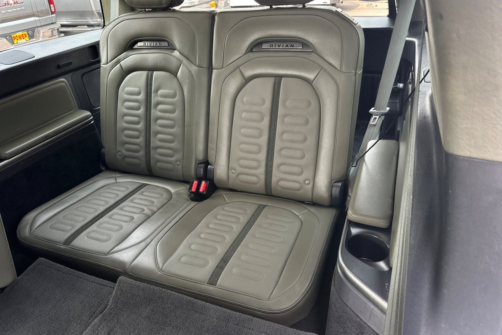 2023 Rivian R1S Adventure