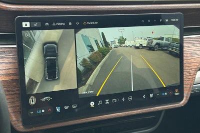 2023 Rivian R1S Adventure