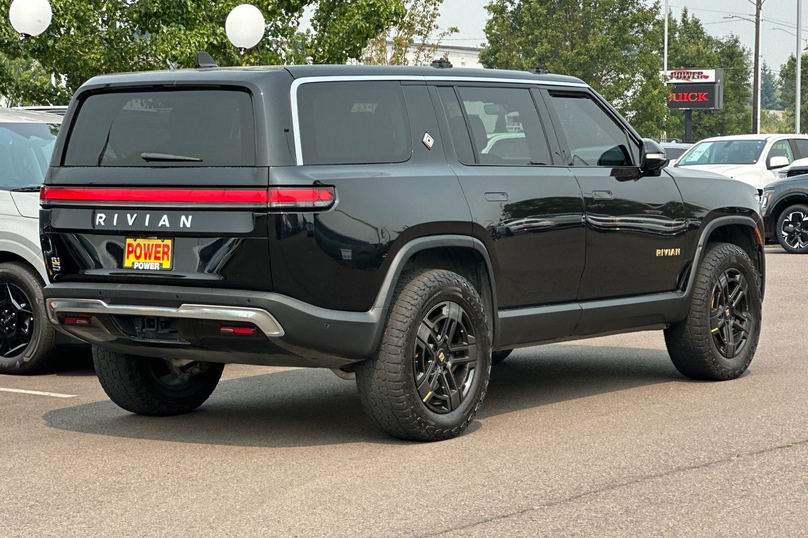 2023 Rivian R1S Adventure