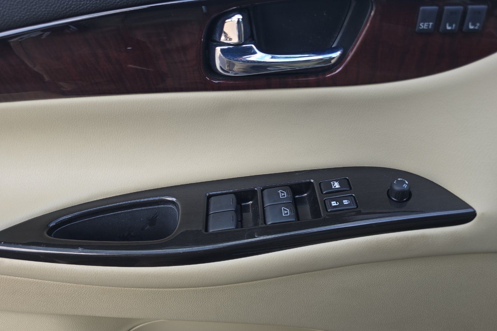 2017 INFINITI QX50 Base