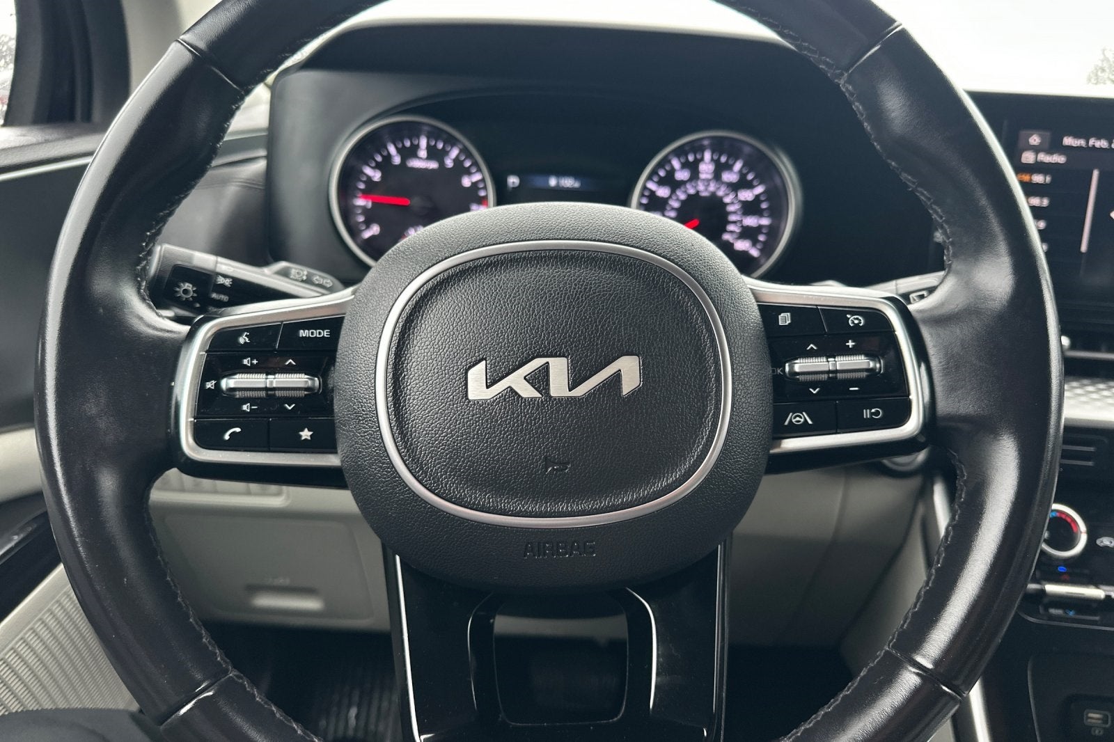 2022 Kia Carnival LXS